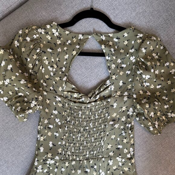 ASTR The Label | Green Floral Midi Dress - Picture 4 of 5